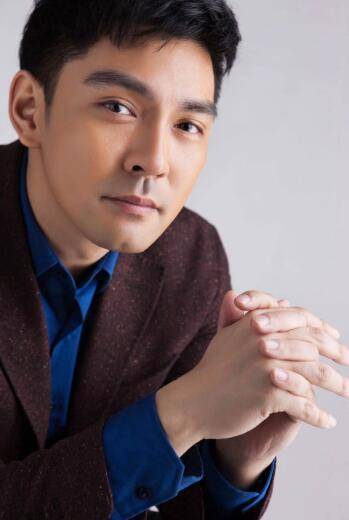 五官端正的王今心,给人的感觉很儒雅,在塑造角色的时候也很成功_人物