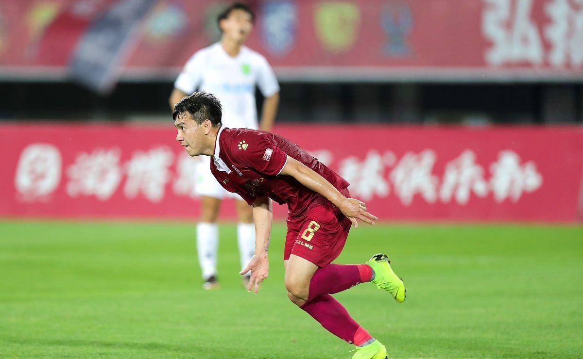 长春百和嘉路喜,年年是中乙的"混子"球队,到了2022年,不声不响的开始