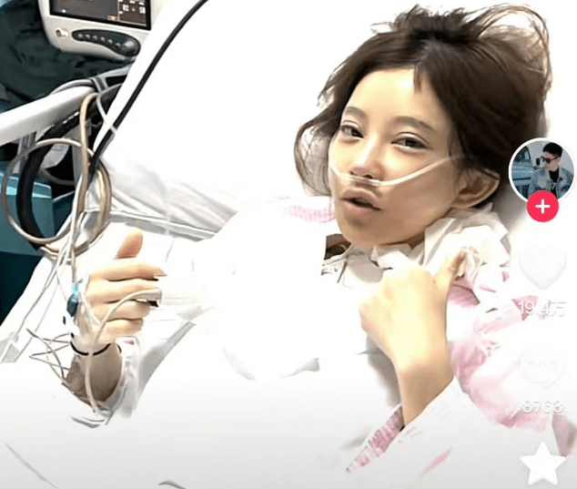 最初听到医生告知她患上甲状腺癌,冯提莫感觉天都快