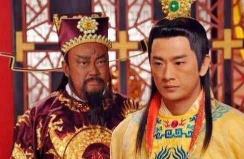 包拯是“中毒”而死？检测包拯遗骸，发现宋仁宗的无心之举-包拯被质疑,展昭说出他的身世,皇上连龙椅都坐不稳了