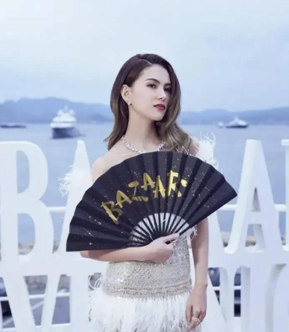 有三娃的昆凌穿蛋糕裙美得似公主,怪不得备受周杰伦的宠爱!