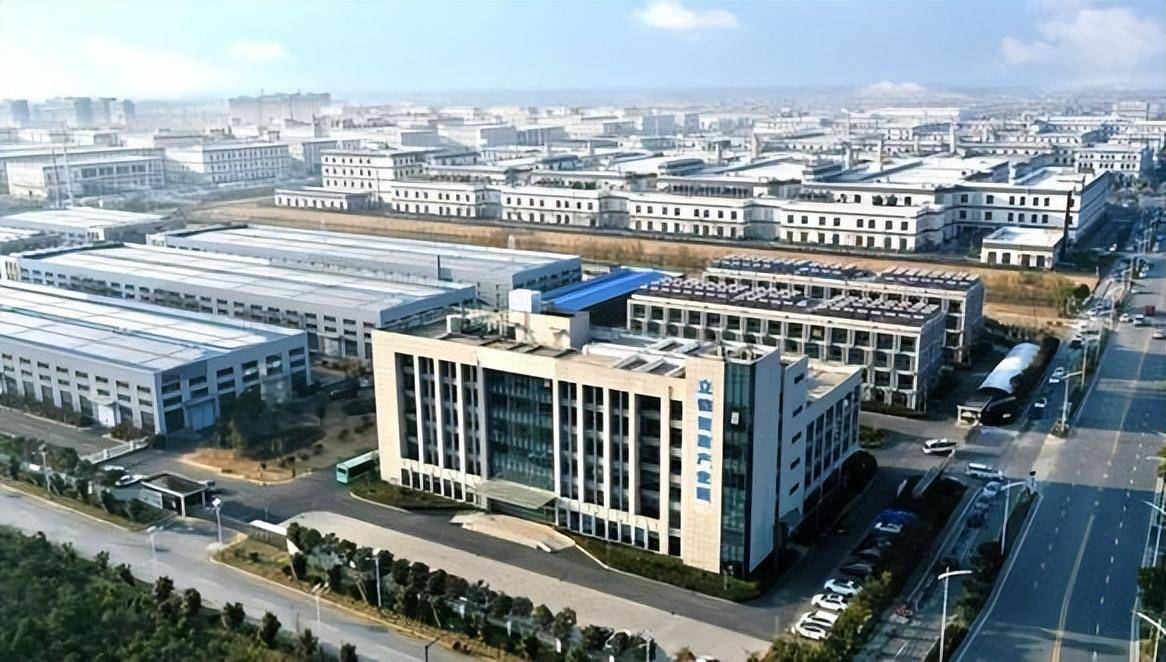 年收入超1500亿元,创始人是当地首富_德龙_戴国芳_家族