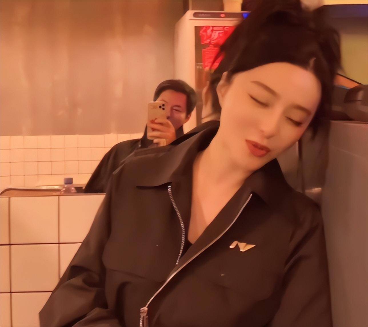 范冰冰在法国吃煎饼,离走前开心"犒劳"厨师_视频_友人_生活