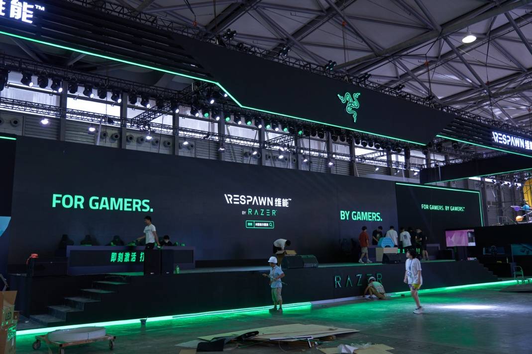 提前探秘chinajoy,歼20,高达,cosplay小姐姐到达"战场"_展台_新游戏