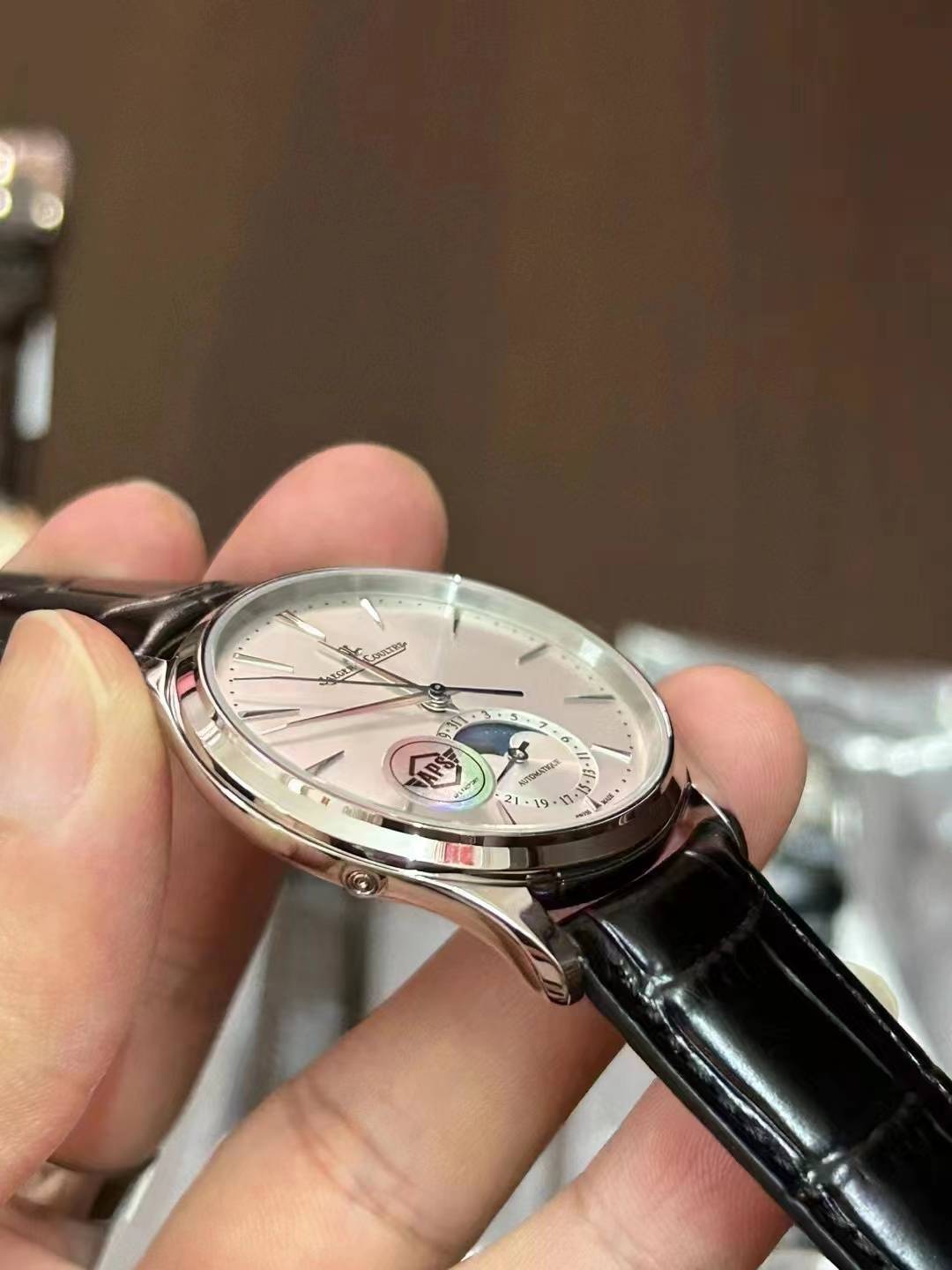 aps新款积家月相大师腕表鉴赏对比老款月相大师,男人必备的正装腕表之