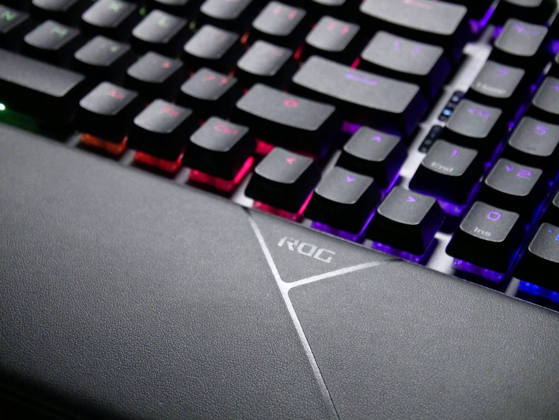 配列又进一步——rog 游侠2 98 无线三模键盘_按键_方面_白轴