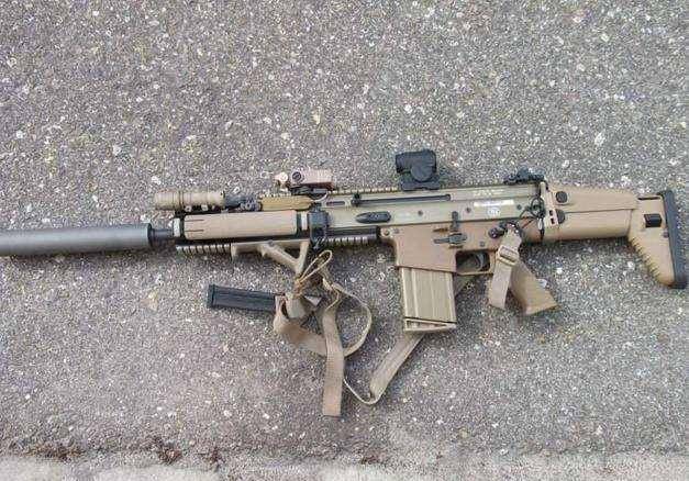 在昂贵的scar面前,美特种部队被迫选择这把枪_步枪_命中率_造价