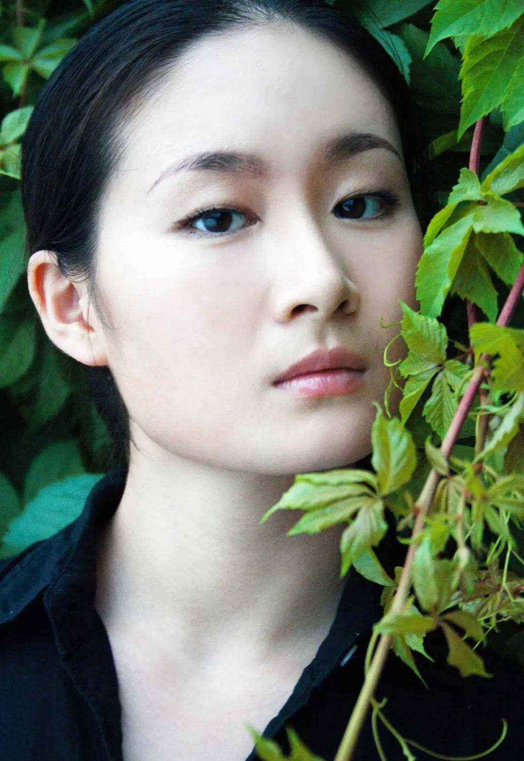 王小蒙的扮演者王亚彬,离开赵大叔后,她一样活得精彩_舞蹈_舞台_爱情