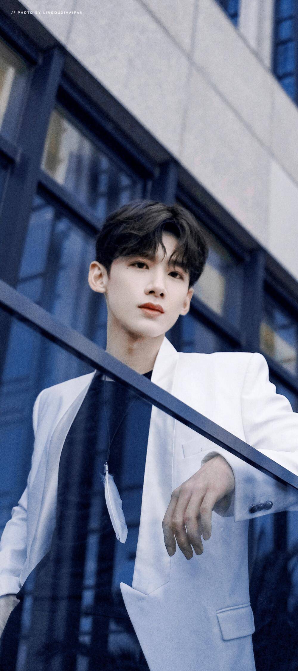 白敬亭这次演的特警帅翻了_感觉_鼻子_显得