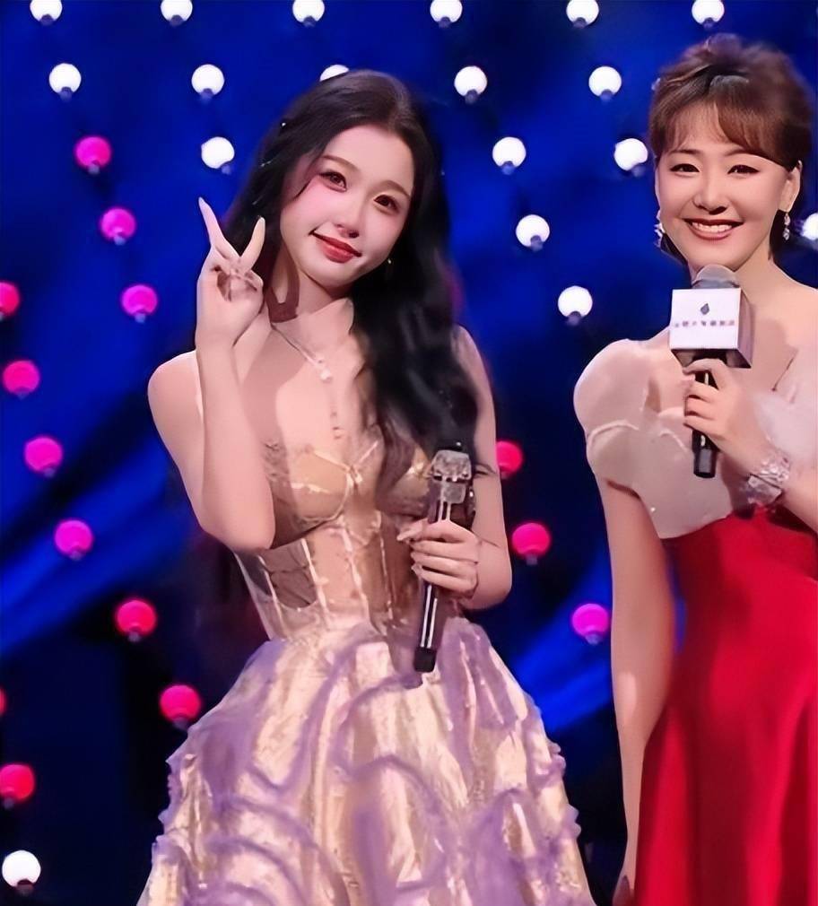 五大卫视跨年亮点多:杨幂装嫩,王一博光脚跳舞,薛之谦妆造好娘_晚会