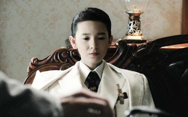 进入剧组前,陈瑶知道自己要女扮男装,已经准备好了要剃头出演角色的