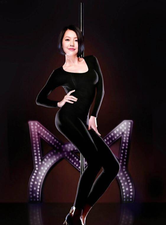 双子座b型血,虽然身高只有158cm,但是身材比例很好,体重只有约44kg