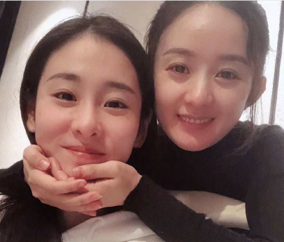 张碧晨孕肚6个月旧照曝光,赚奶粉钱让人心疼,好在有赵丽颖陪伴_华晨宇