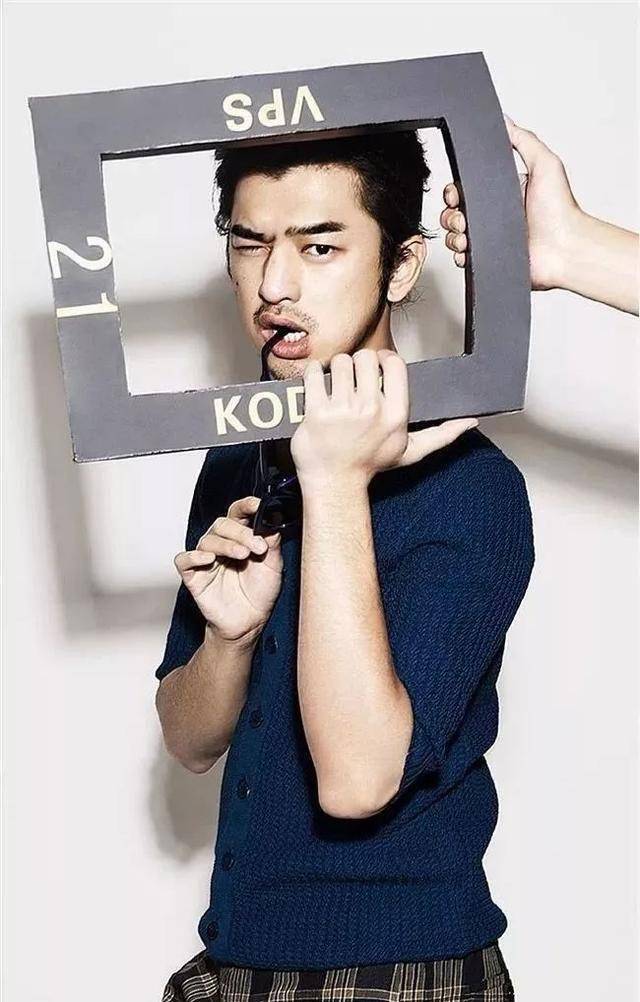 想知道大仁哥陈柏霖的私生活乱不乱,看他面相觉得他应该挺花心的.