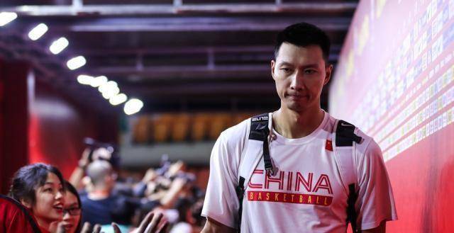 姚明恩师支招男篮,靠这一阵容当奇兵,务必珍惜每一次球权_李秋平_比赛