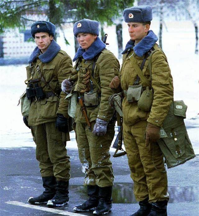 在上个世纪八十年代中下旬,西德青年鲁斯特驾驶飞机在苏联上空,当时