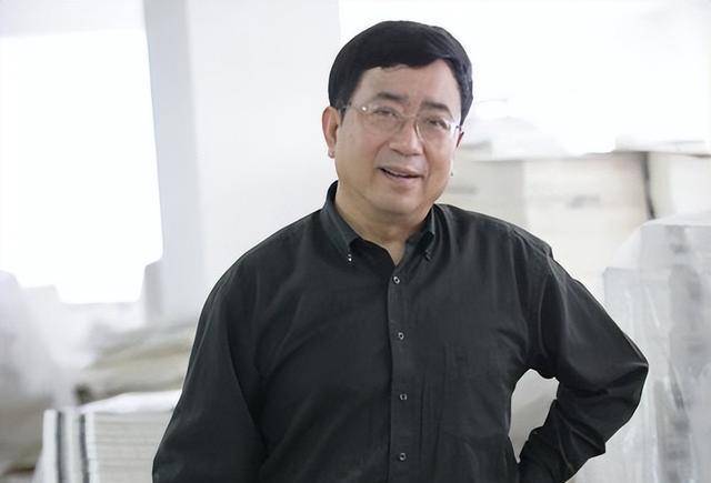 金庸幽默回应,易中天的评价却很犀利_中国_文化_作品