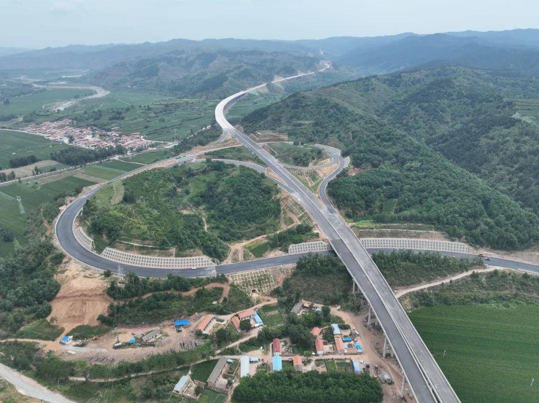 黎霍高速公路(沁源段)工程建设全速推进