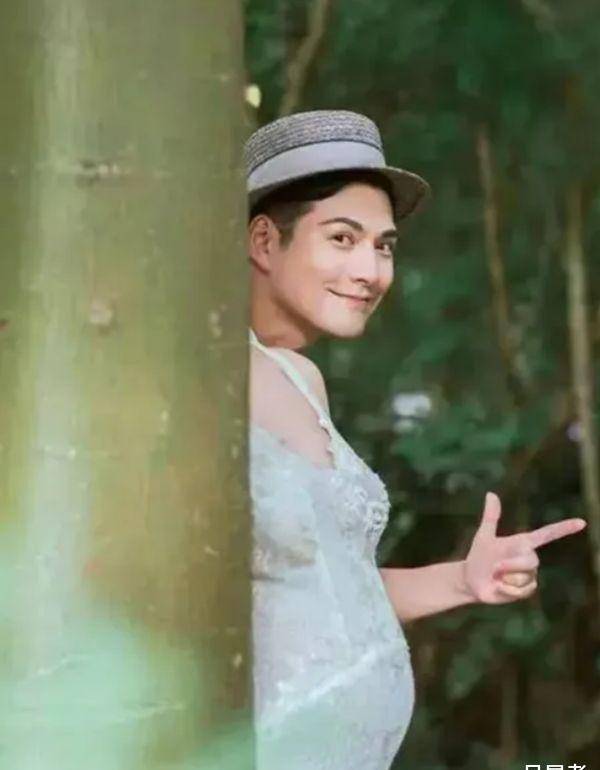 明星错位图:谢可寅蔡徐坤像接吻没啥,看到最后:多希望是真的!