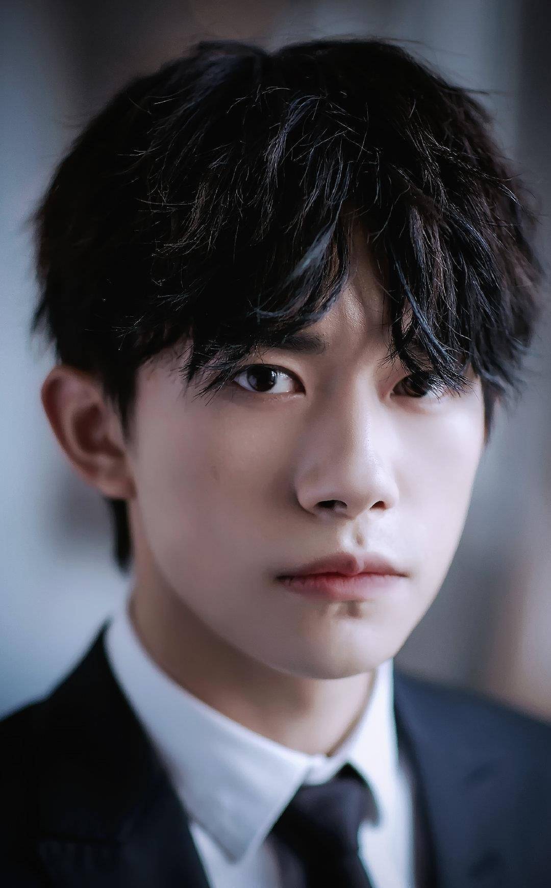 在百度百科上看易烊千玺的简历.简直让人目不暇接.