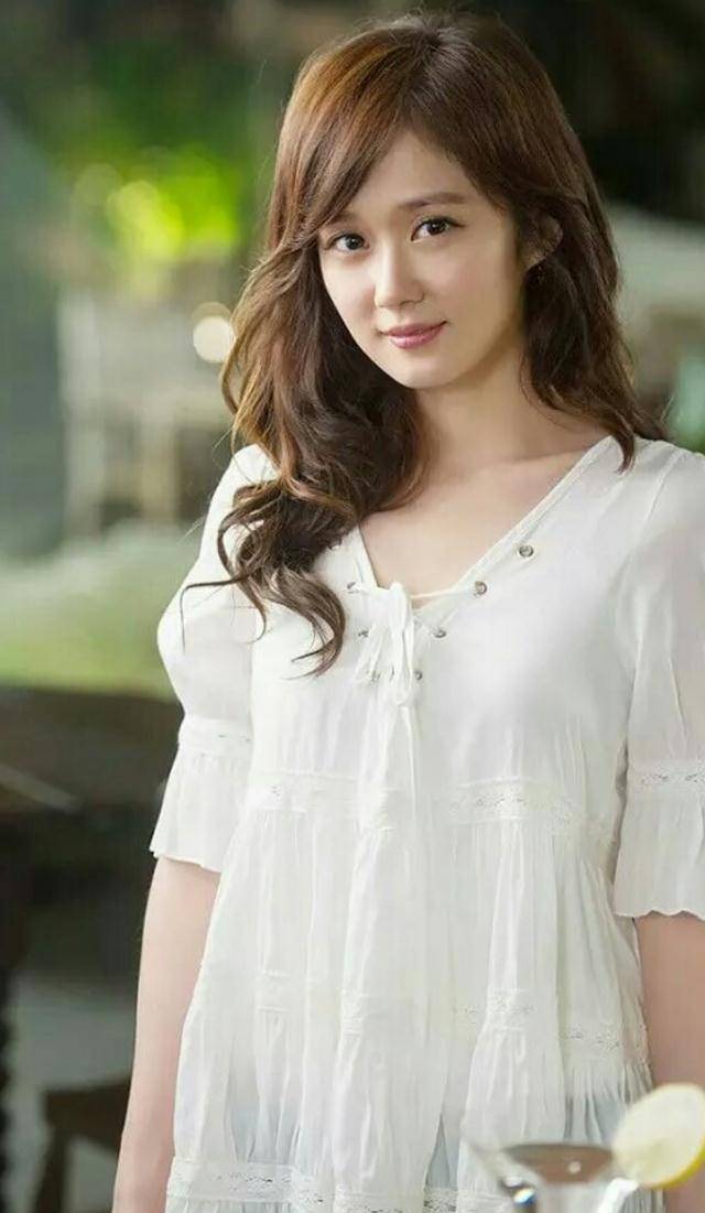 41岁的张娜拉,依然不减年轻时期的甜美可爱!