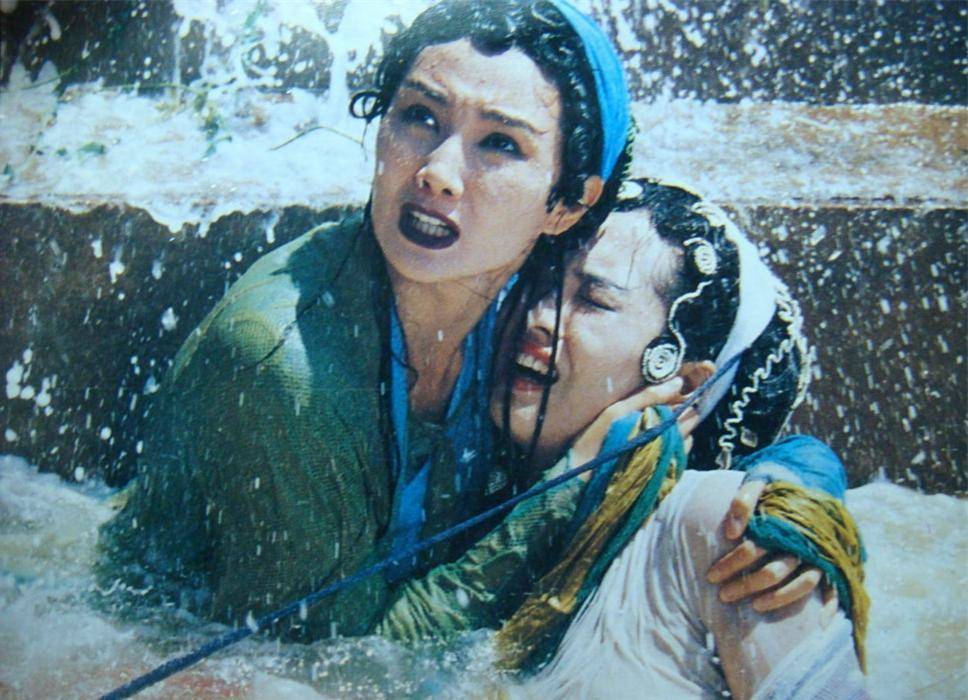 《白蛇:情劫》上映,致敬《青蛇》,但远不如张曼玉王祖贤神韵_表演