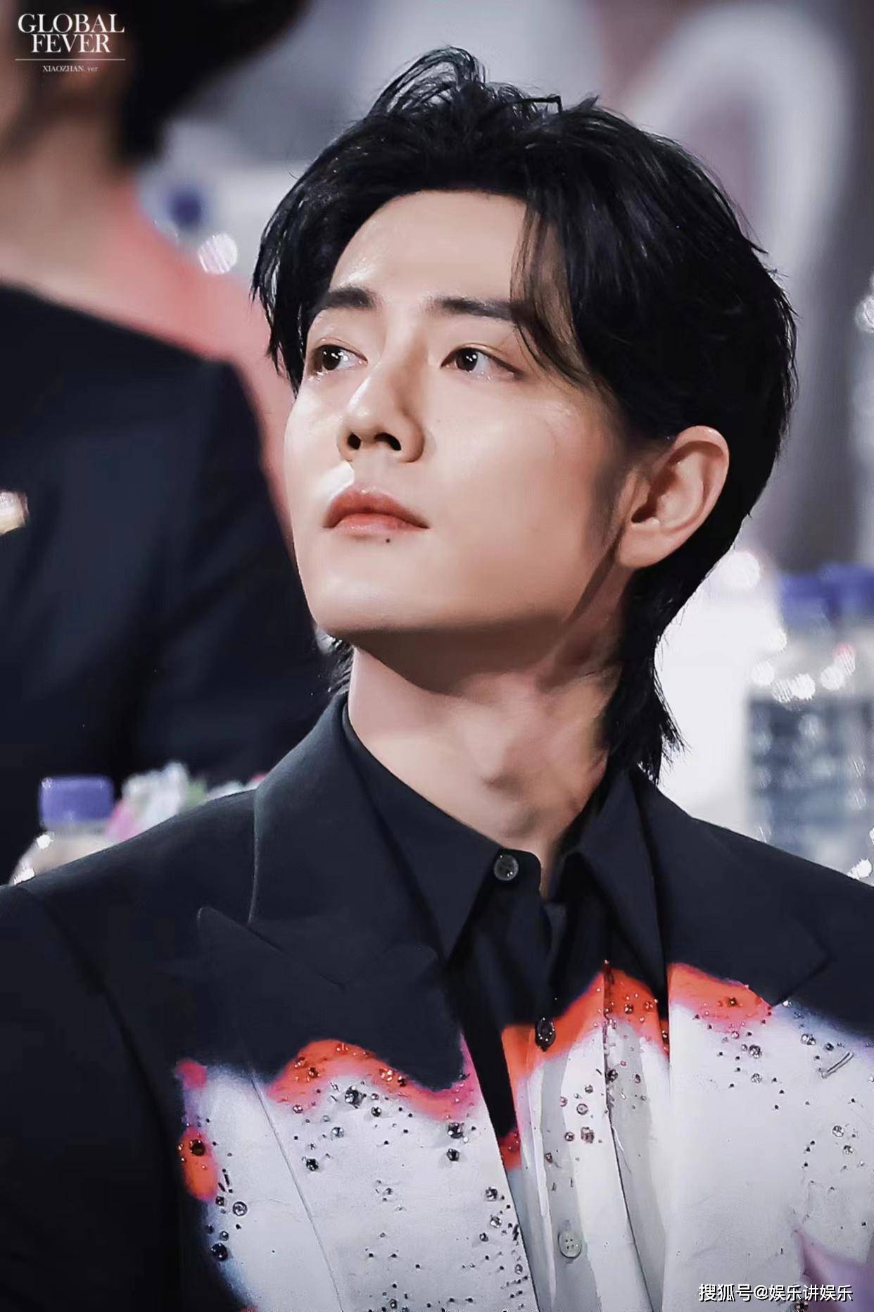 网传肖战和哇唧唧哇已解个人约,团约仍在,粉丝:已信谣,莫辜负_龙丹妮