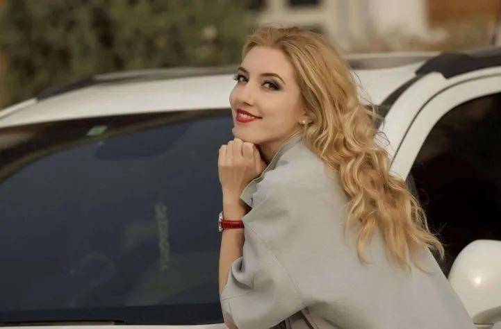 回到家里,娜佳用自己流利的乌克兰语向家人和朋友讲述了在中国农村的