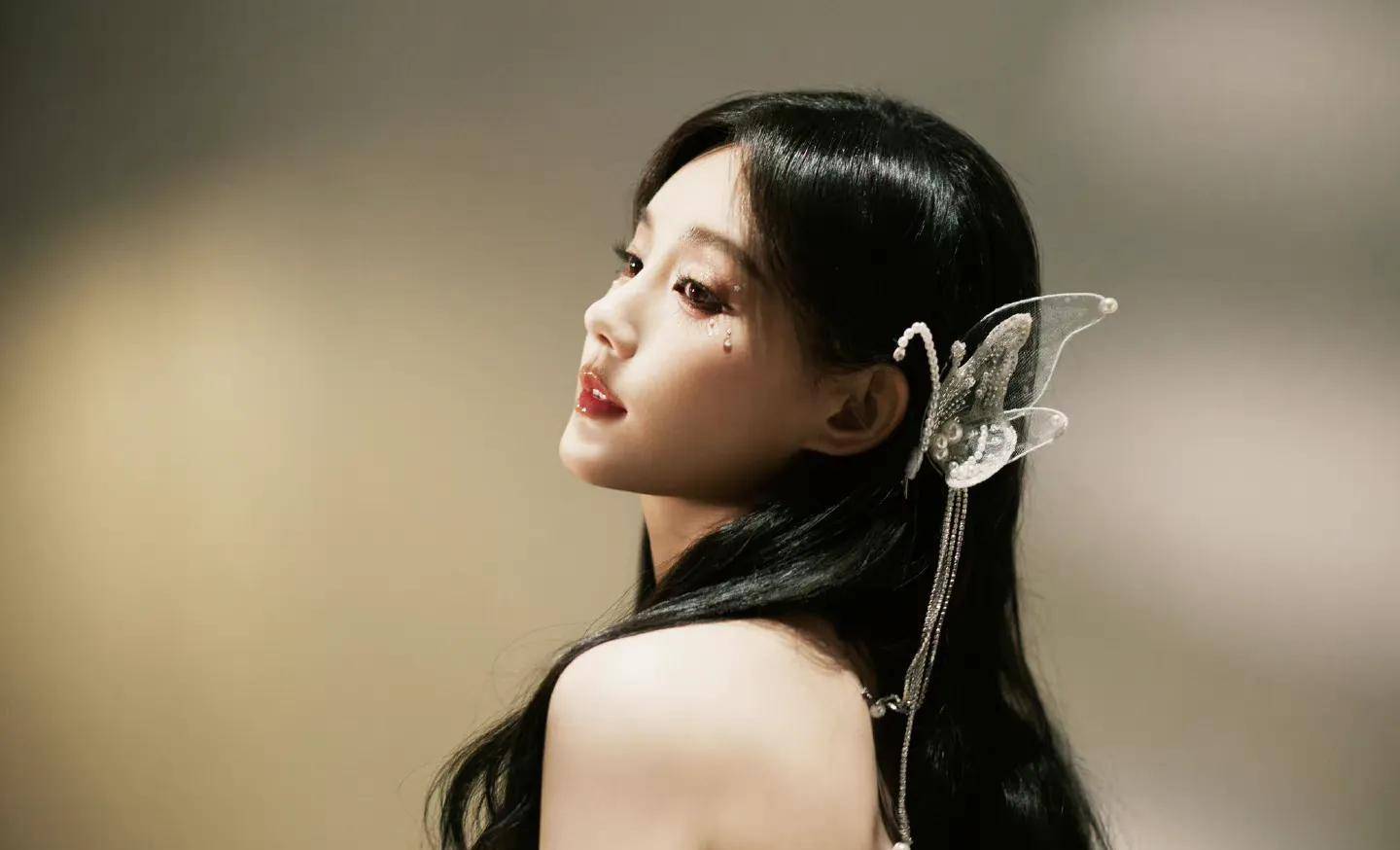 李一桐蝴蝶流苏飞袖连衣裙