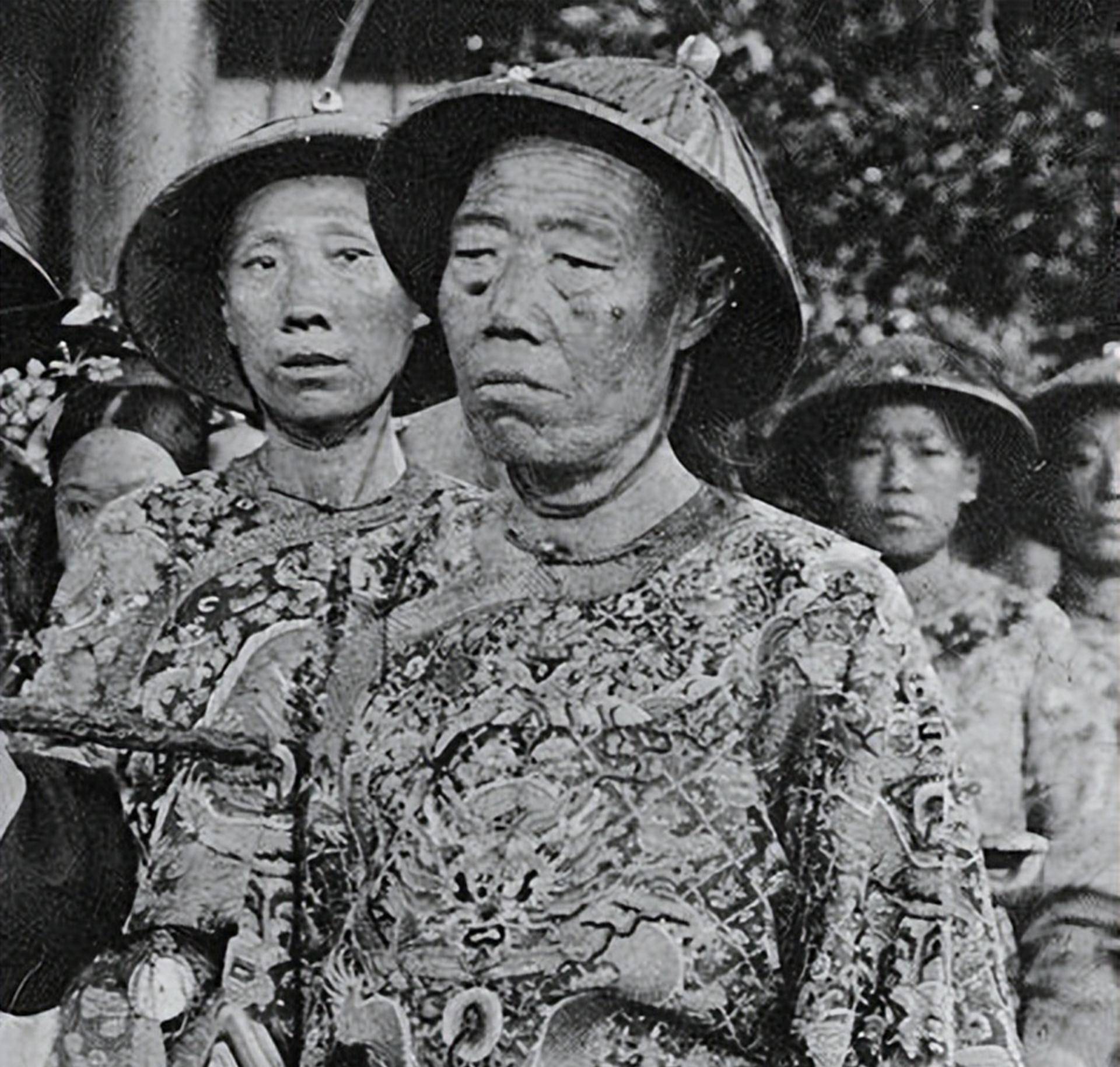 中国最后一位太监孙耀庭:夜晚伺候嫔妃时,鞋里都要放一个苍耳_父母