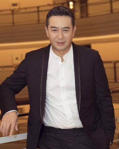 随着表演艺术的发展,张嘉译也于去年6月6日成立了自己的工作室,该工作