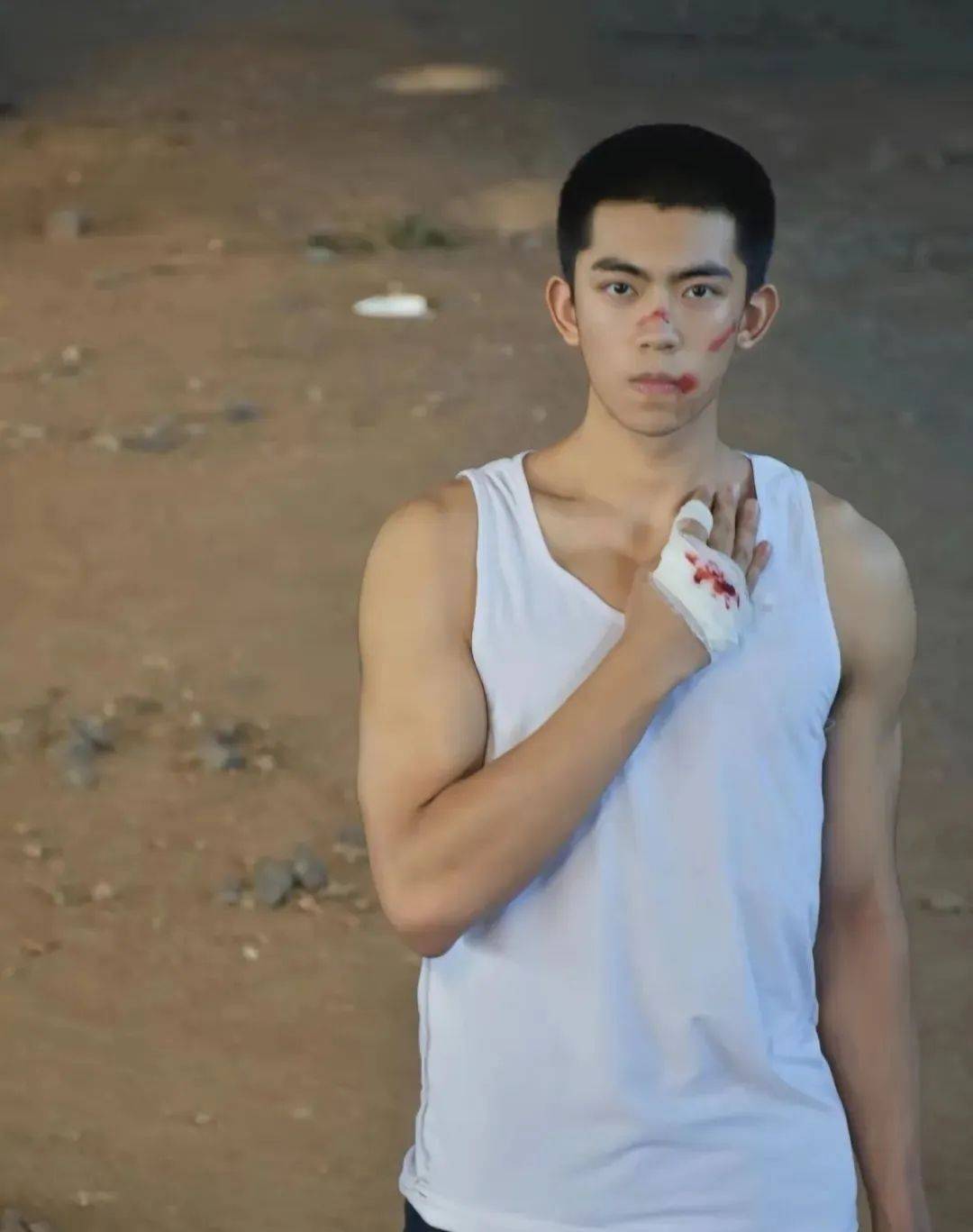 与刘希平视频的同济大学肌肉男小哥惊艳全场!_养生_枸杞_直播间