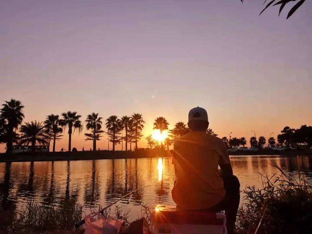 九铭屿海垂钓活动图△九铭屿海足球活动图△摄影兴趣群作品△摄影