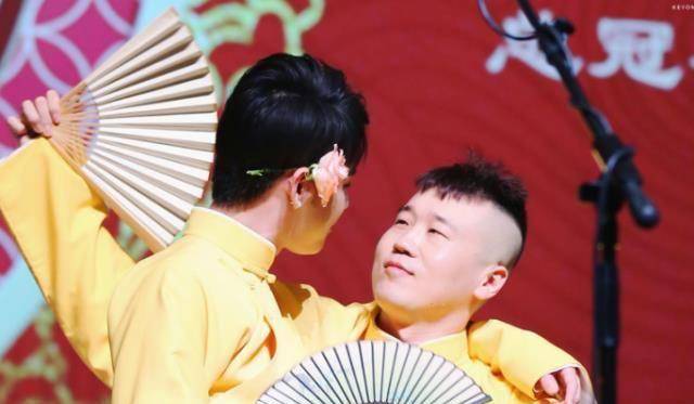 妻子众筹医药费的时候还没有彻底解决,紧接着又爆出张云雷与孟鹤堂不