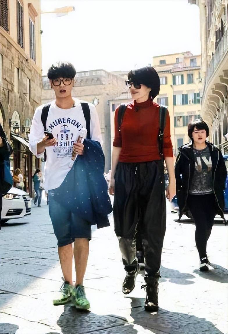 华晨宇与许晴究竟如何?_恋情_明星_消息