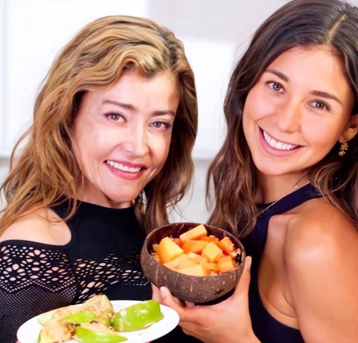 一名素食网红只吃水果合和坚果,结果就活活饿死了_饮食_爱丽丝_网友