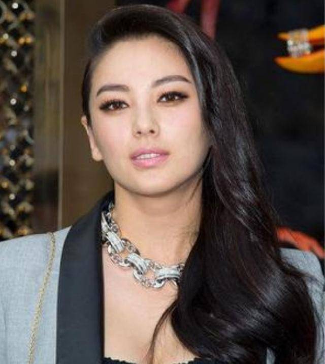 所以,张雨绮和袁巴元一块出现在思南公馆疑似复合,让她本人受到了不少