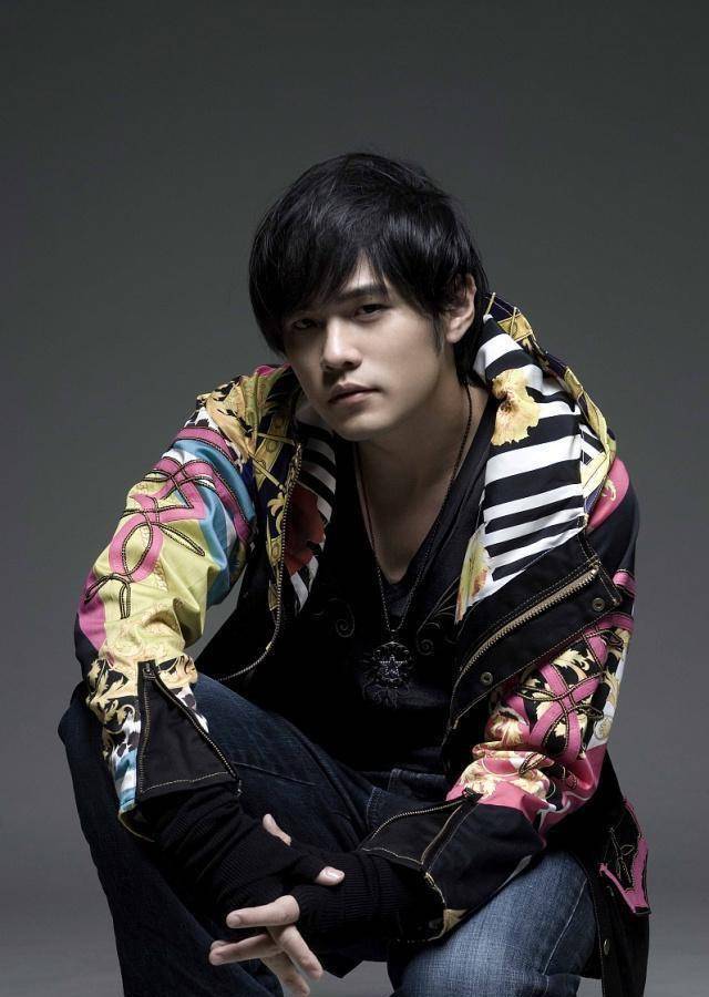 周杰伦四届《中国好声音》经历,始终不能夺冠的原因!_歌曲_实力_风格