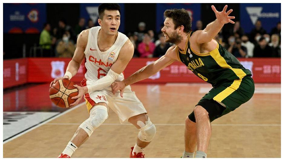 中國男籃戰術困境加深，傳統雙塔戰績一覽，球迷期待有望決定