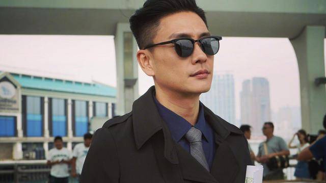 黄宗泽年龄40岁身材却像20岁,散发着时尚男人魅力,运动帮助了他_动作