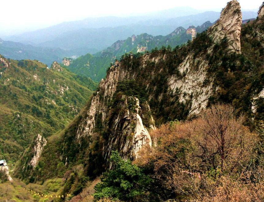 平顶山市尧山是河南省十佳风景名胜区之一