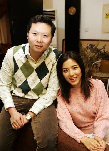 曾黎:爱过富大龙,甩了李易祥,今46岁不结婚,不生孩子_工作_小时候