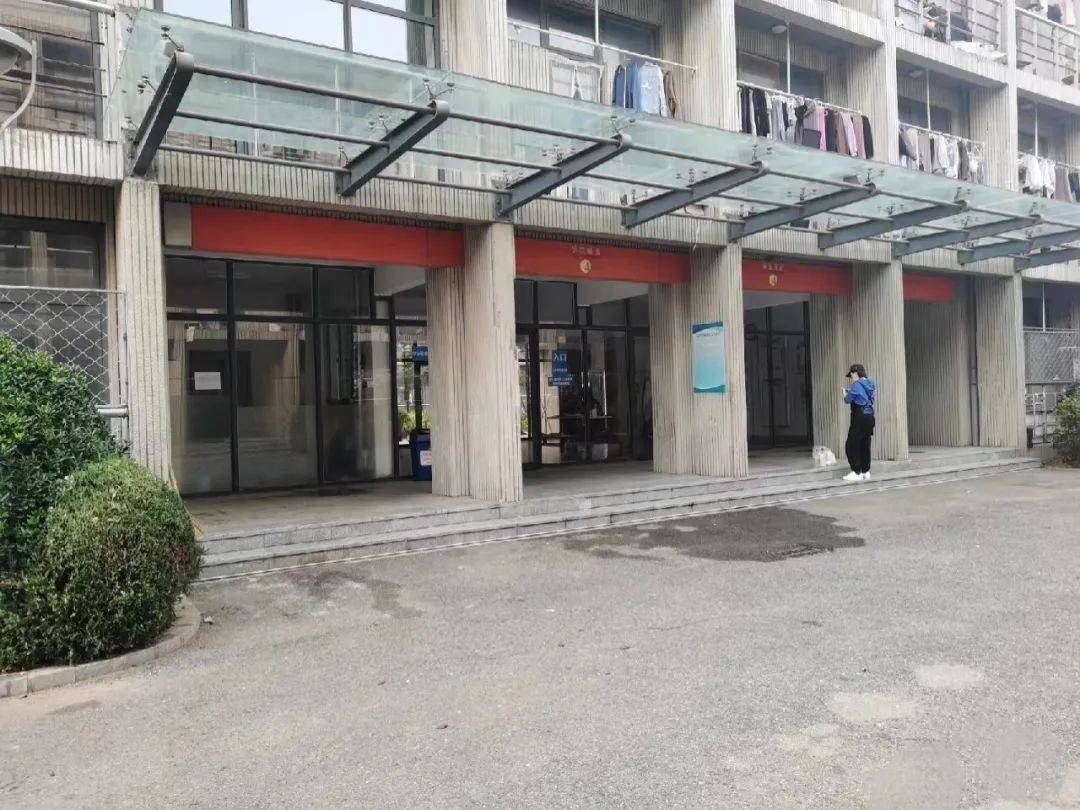 九大美院宿舍 vs 杭州纯画室的宿舍,原来这个宿舍更好.