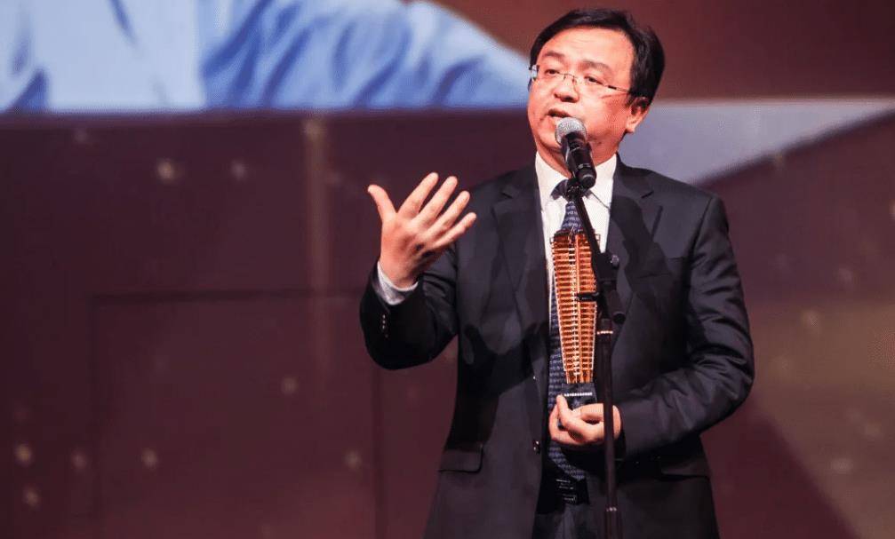 王传福:15岁失双亲,嫂子卖嫁妆供他上学,百亿身家后不忘兄嫂_王传方