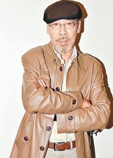 72岁冯淬帆近照,经典港片的标志性人物,周星驰为他做配角,如今还有