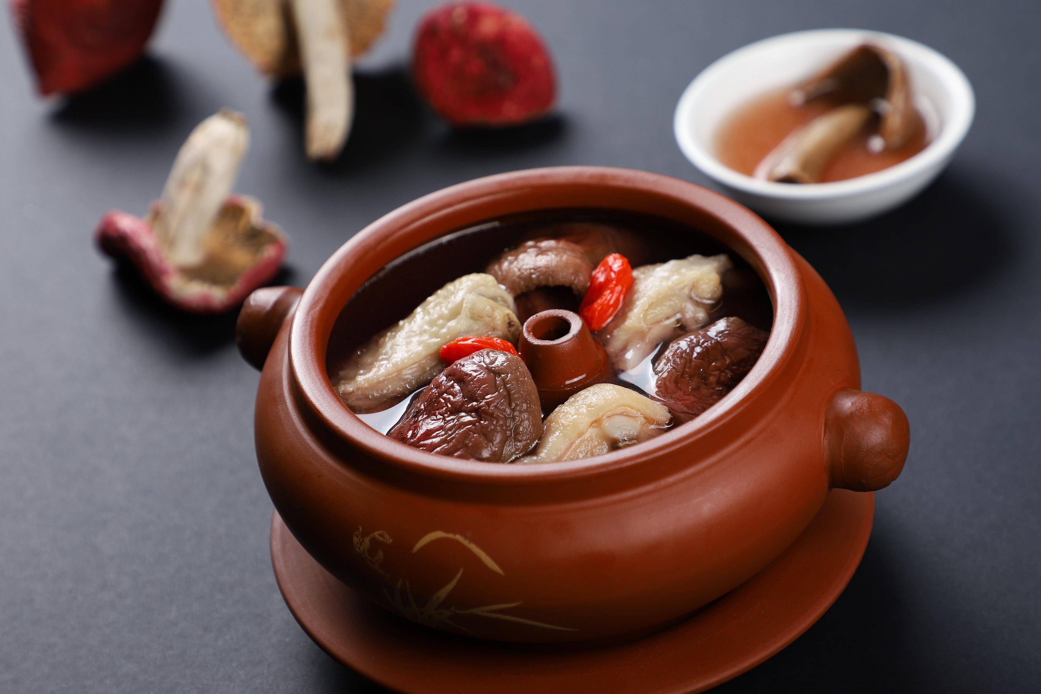 鲜菌汤/火锅系列重磅单品——云南野生菌火锅每年菌子季必出的人气单