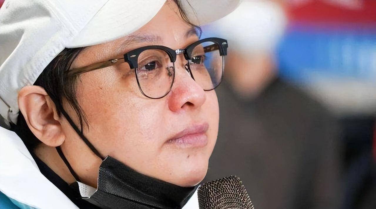 1999年贵州缆车失事,2岁孩子失去父母后被韩红收养,后来怎样了_风景区