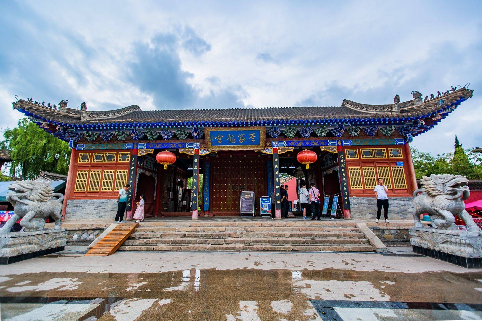 甘肃陇西有一座李家龙宫,宫中有近2000条雕龙,镇馆之宝让人惊艳_祠堂