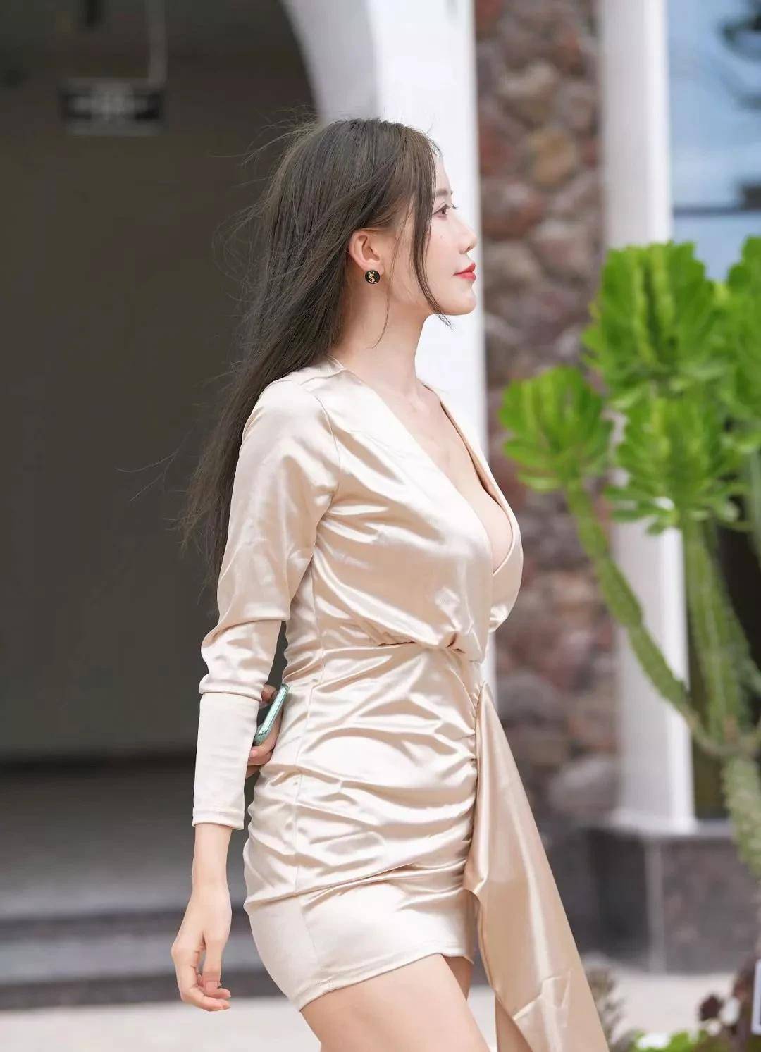 法式轻奢缎面收腰长袖连衣裙优雅女人味