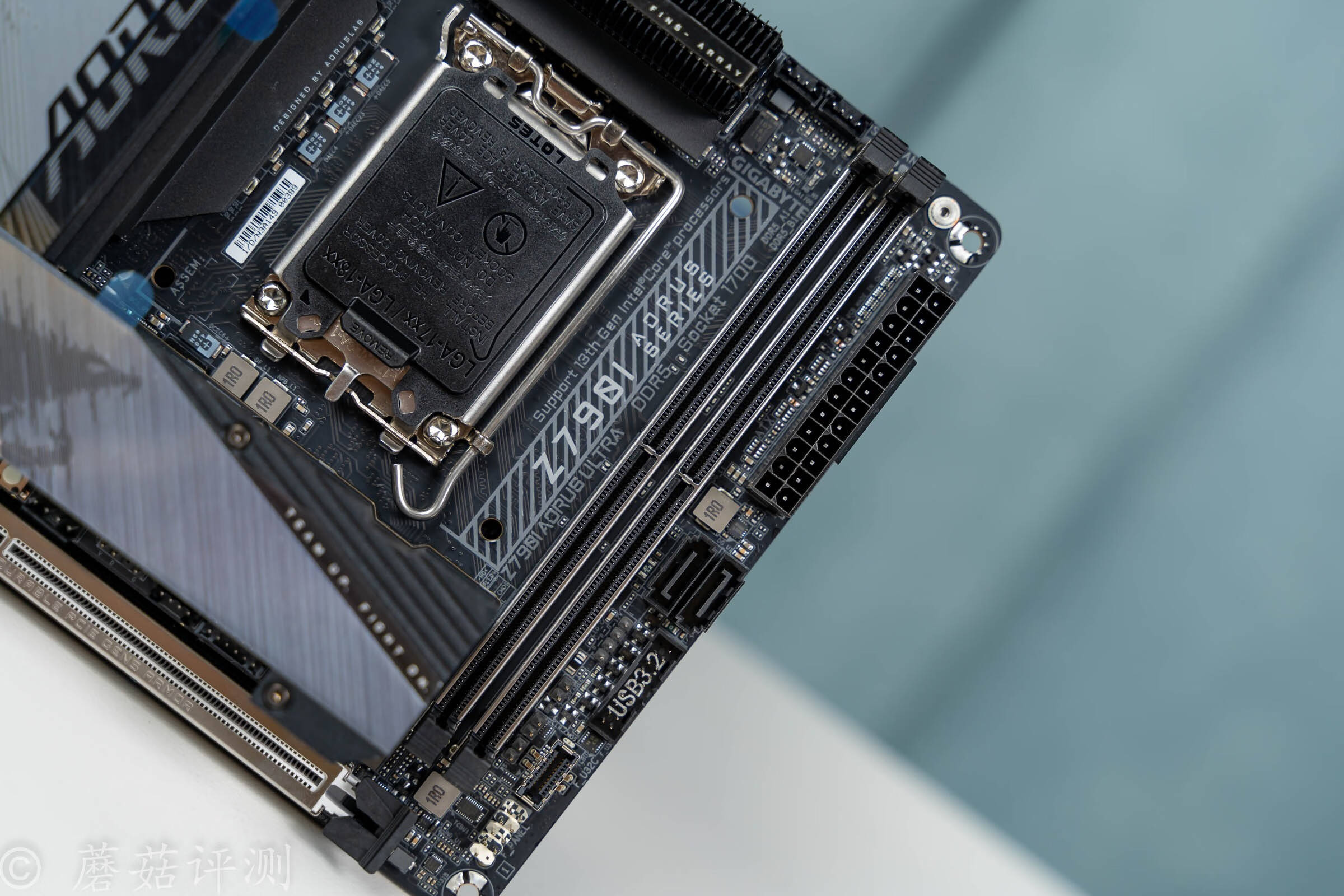 小巧精致,用料厚道,拓展接口丰富,技嘉z790iaorus ultra迷你雕主板